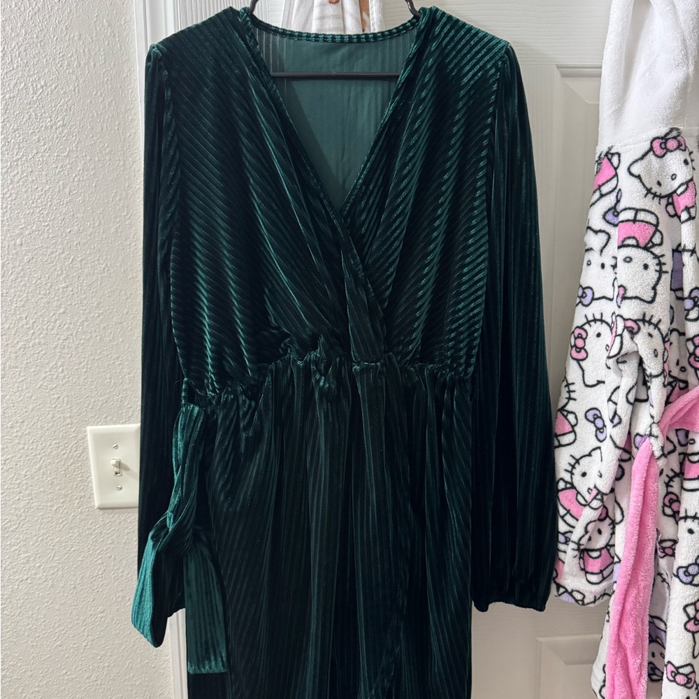 Elegant Green Velvet Dress